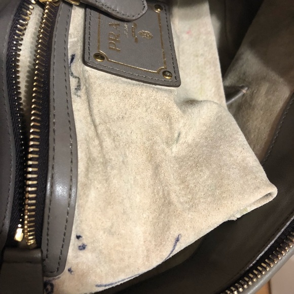 Gorgeous GREY PRADA BAG- **Make Me An Offer** - Picture 7 of 8